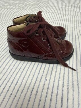 Toddler Lace-Up Patent Leather Shoes in Burgundy